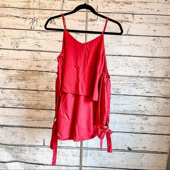 Showpo red cold shoulder romper - Picture 4 of 8